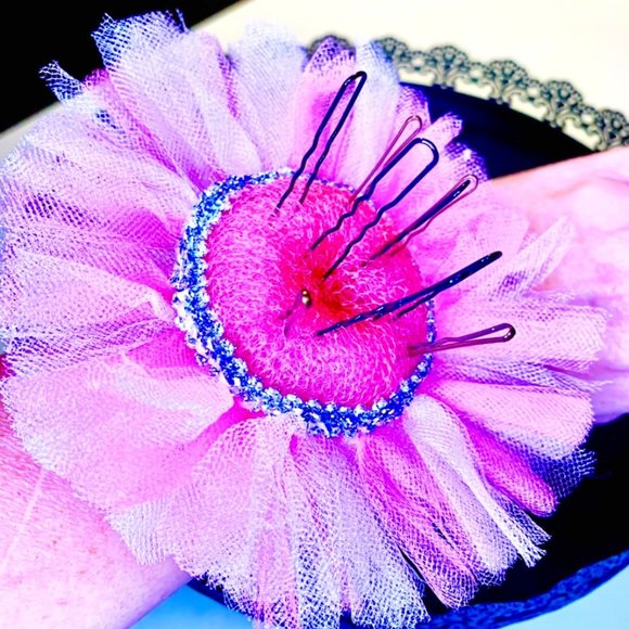 Really Cute Handsfree Bobby Pin Holder | Perfect for recitals, cheer, Dance - Picture 1 of 3